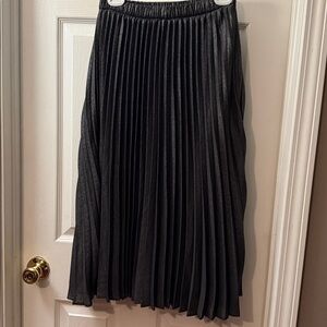 GAP Charcoal Elastic Waist Skirt